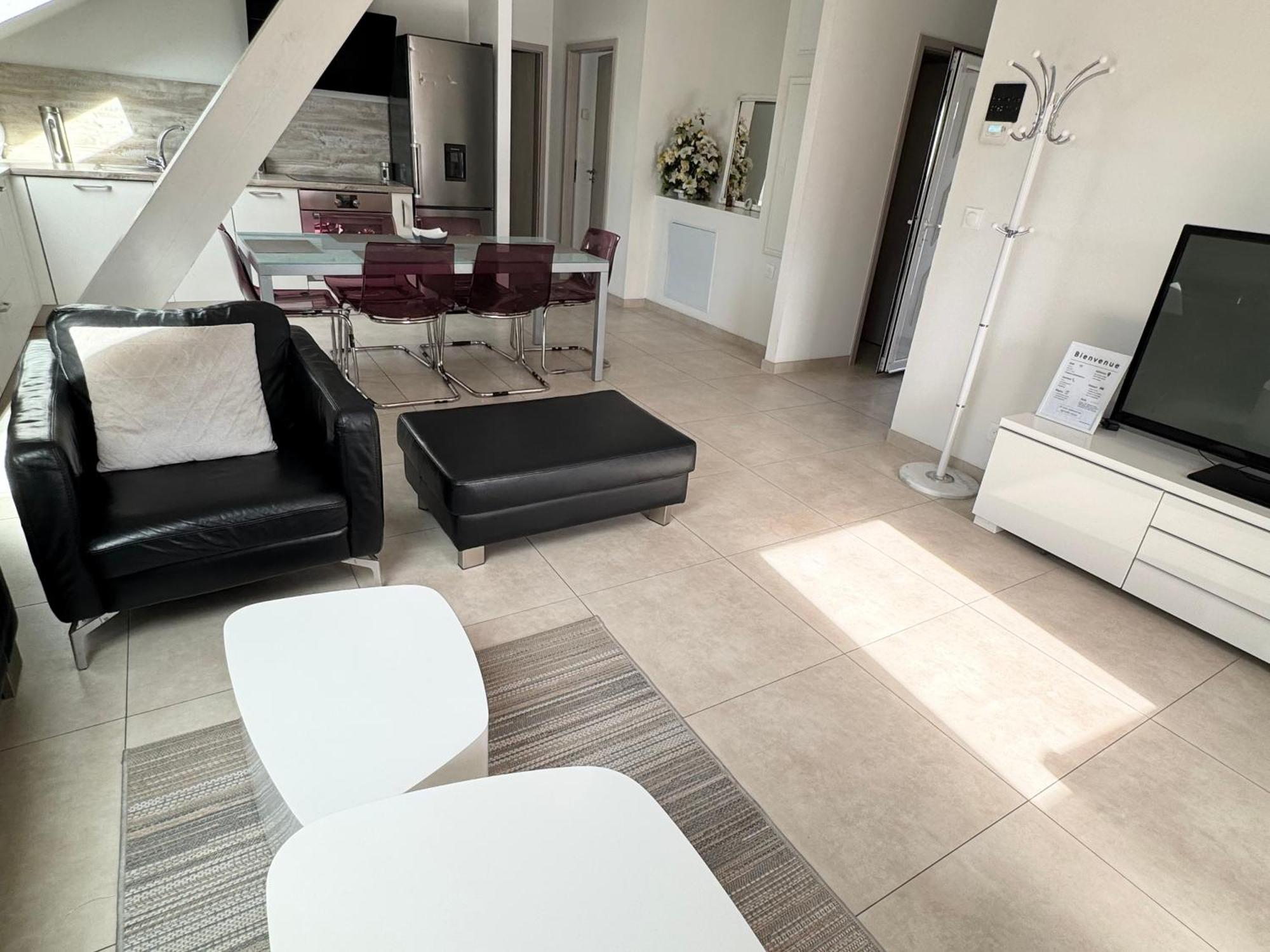 Appartement Bes,, Attique Neuf Avec Confort Wittenheim Exterior foto